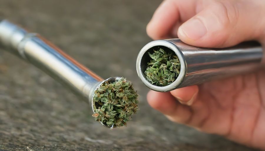 Choosing the Right Weed Pipe: A Comprehensive Guide for Beginners